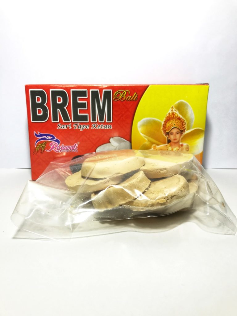 インドネシアの甘酒菓子でRajawaliの『BREM Sari Tape Ketan』：世界の甘酒菓子レビュー1